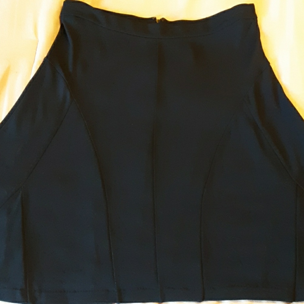DKNY Black Gored Skirt NWOT Sz Small